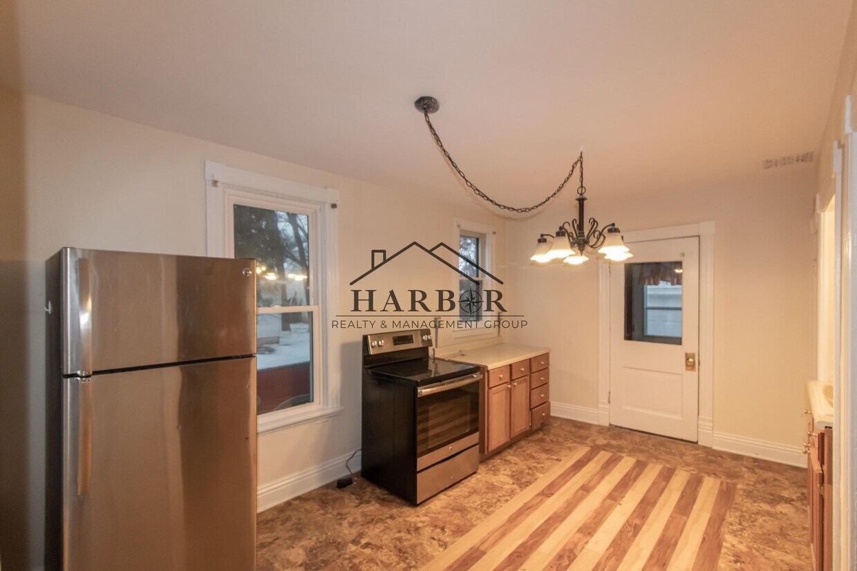 Foto principal - 867 8th Ave SE