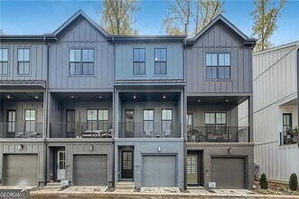 Building Photo - 180 Chestnut Cir