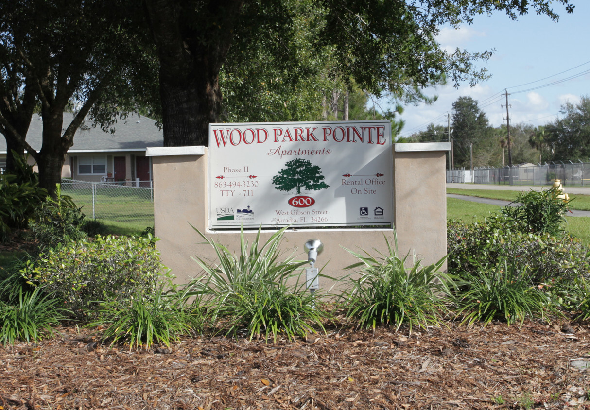 Foto del edificio - Wood Park Pointe