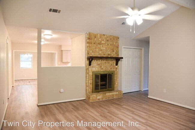 Building Photo - 3 br, 2 bath House - 607 E 22nd