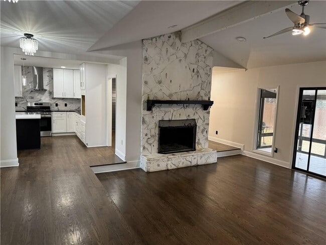 Building Photo - 205 Tallow Box Drive