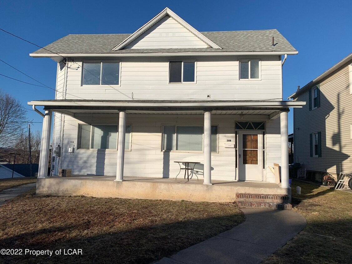 38 Nafus St Unit B, Pittston, PA 18640 Apartment for Rent in Pittston