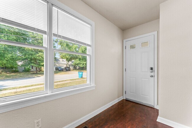 Building Photo - Stanford Duplex