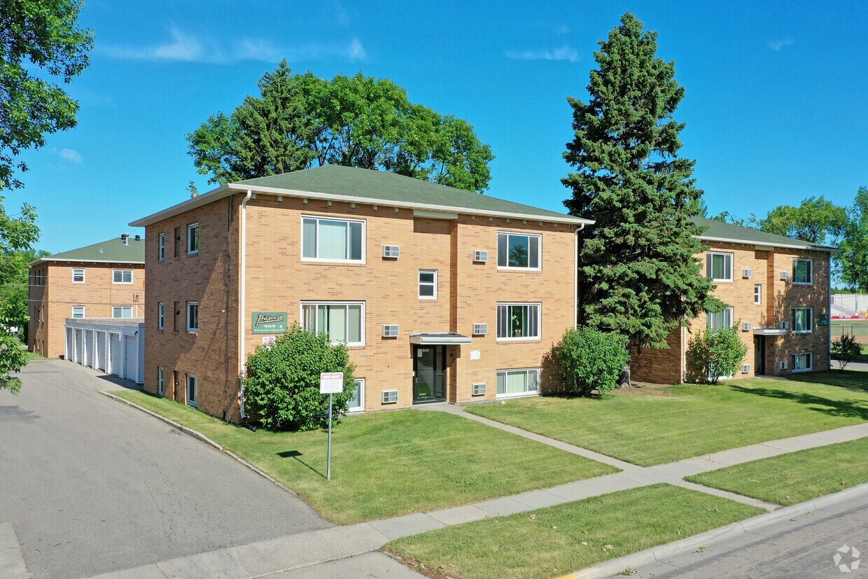 Picasso Square Apartments Moorhead, MN