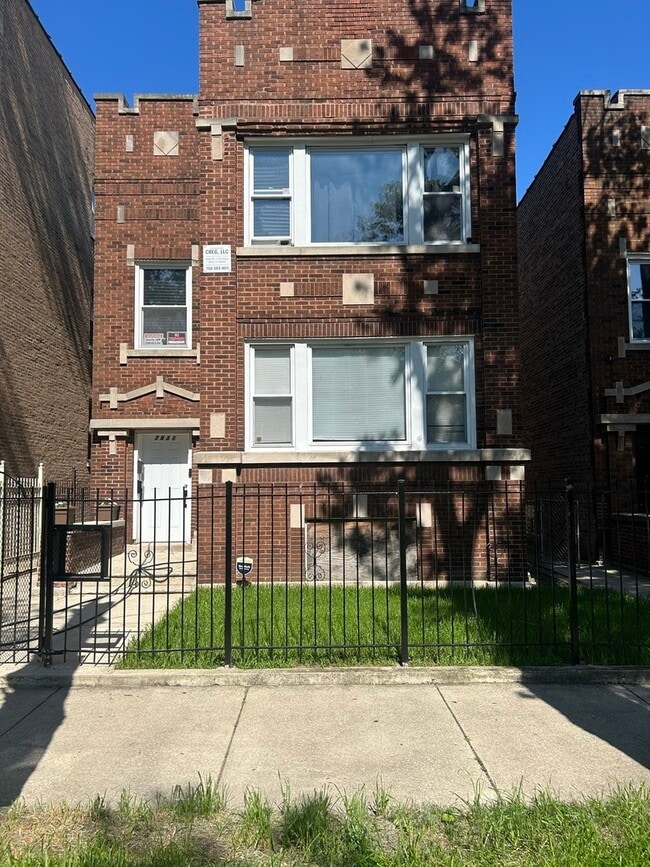 Building Photo - 7931 S Paulina St