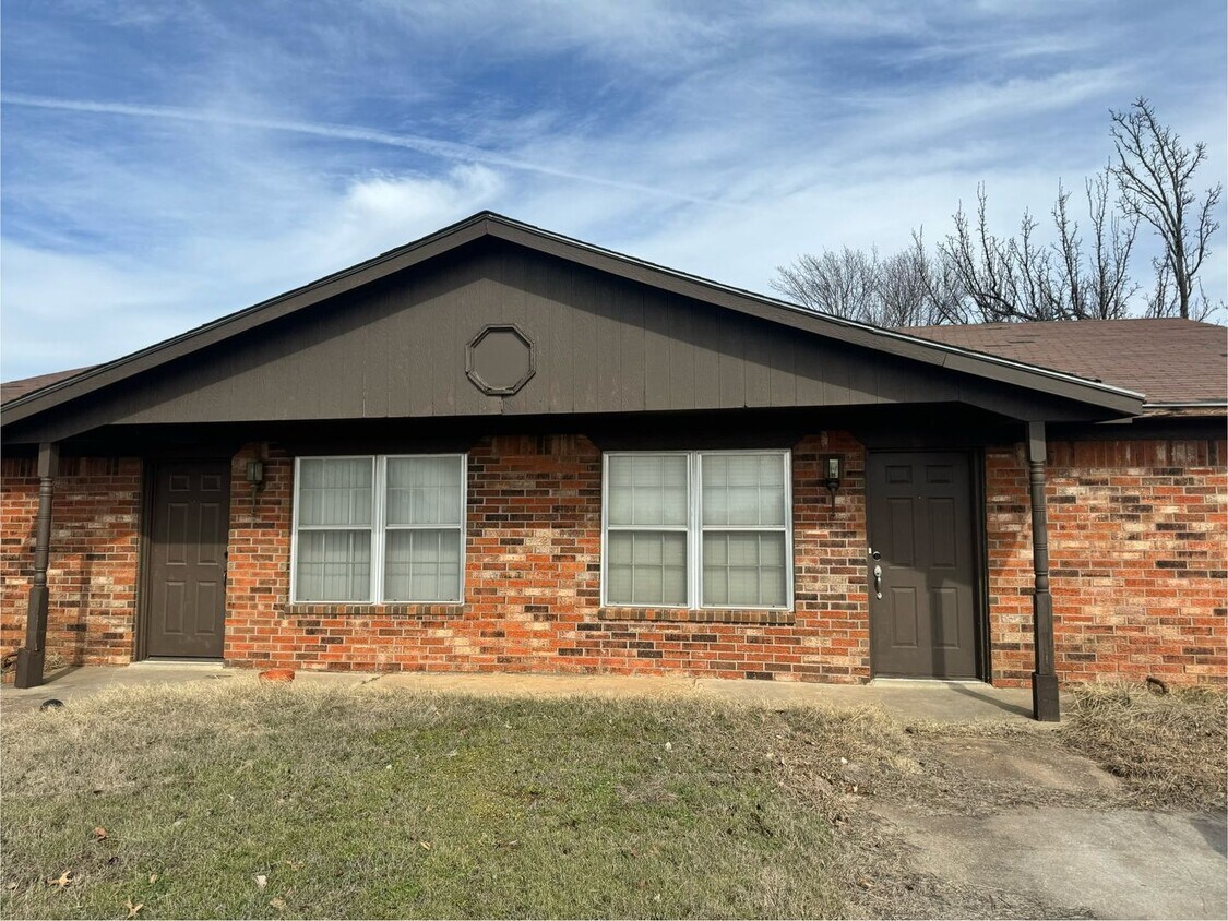 2976 Robert Rd, Shawnee, OK 74804 House Rental in Shawnee, OK