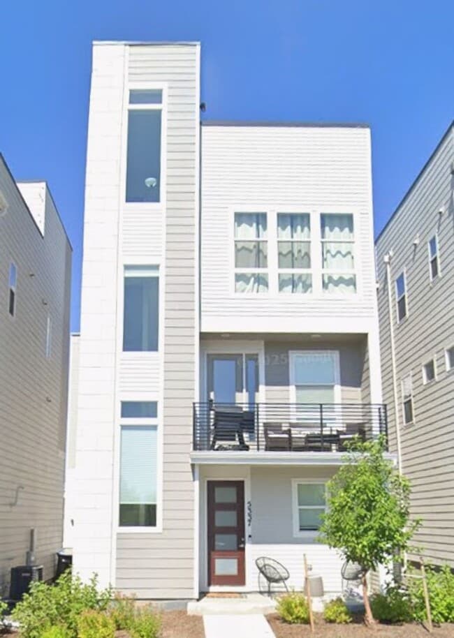 Photo - Stunning 3-Story Modern Home with Rooftop Terrace & Flatiron Views