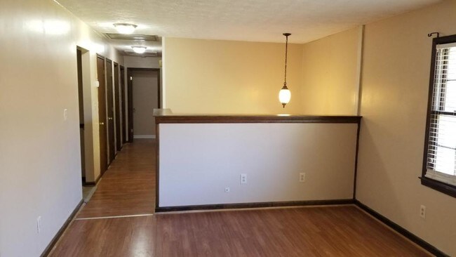 Foto del edificio - 8472 Sheridan Dr