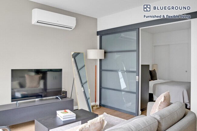 Building Photo - 221 Minor Ave N