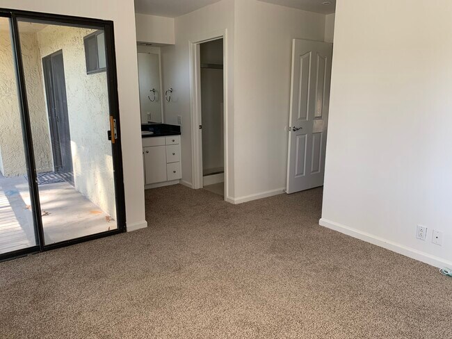 Foto del edificio - 25551 Indian Hill Ln