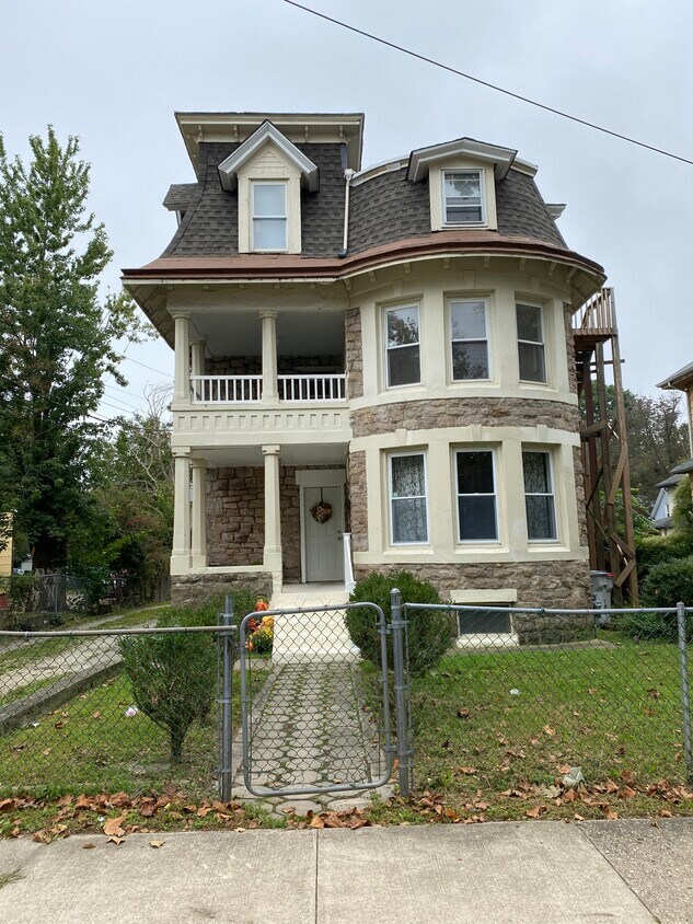 413 w Grape St, Vineland, NJ 08360 Townhome Rentals in Vineland NJ