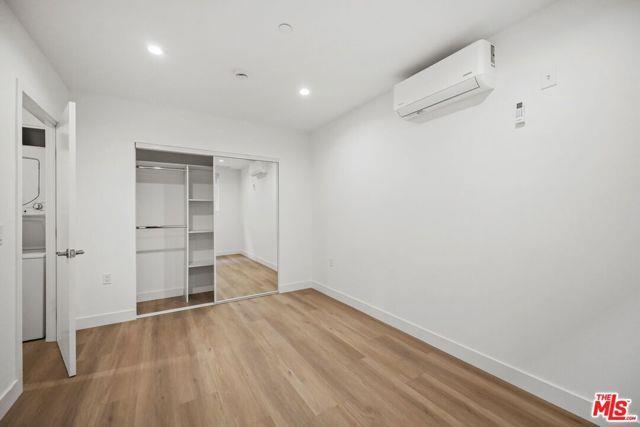 Foto del edificio - 1212 McClellan Dr