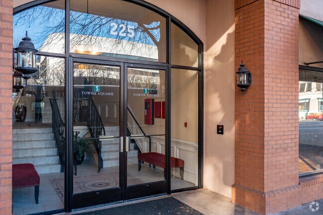 Foto del edificio - 225 E Ponce de Leon Ave