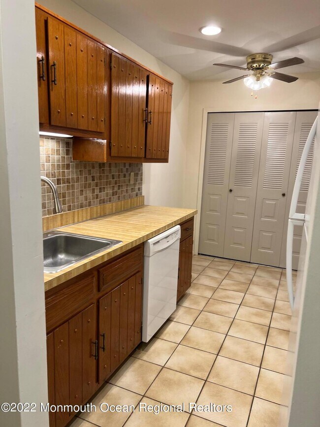 98 Arrowood Rd, Manalapan Township, NJ 07726 House Rental in