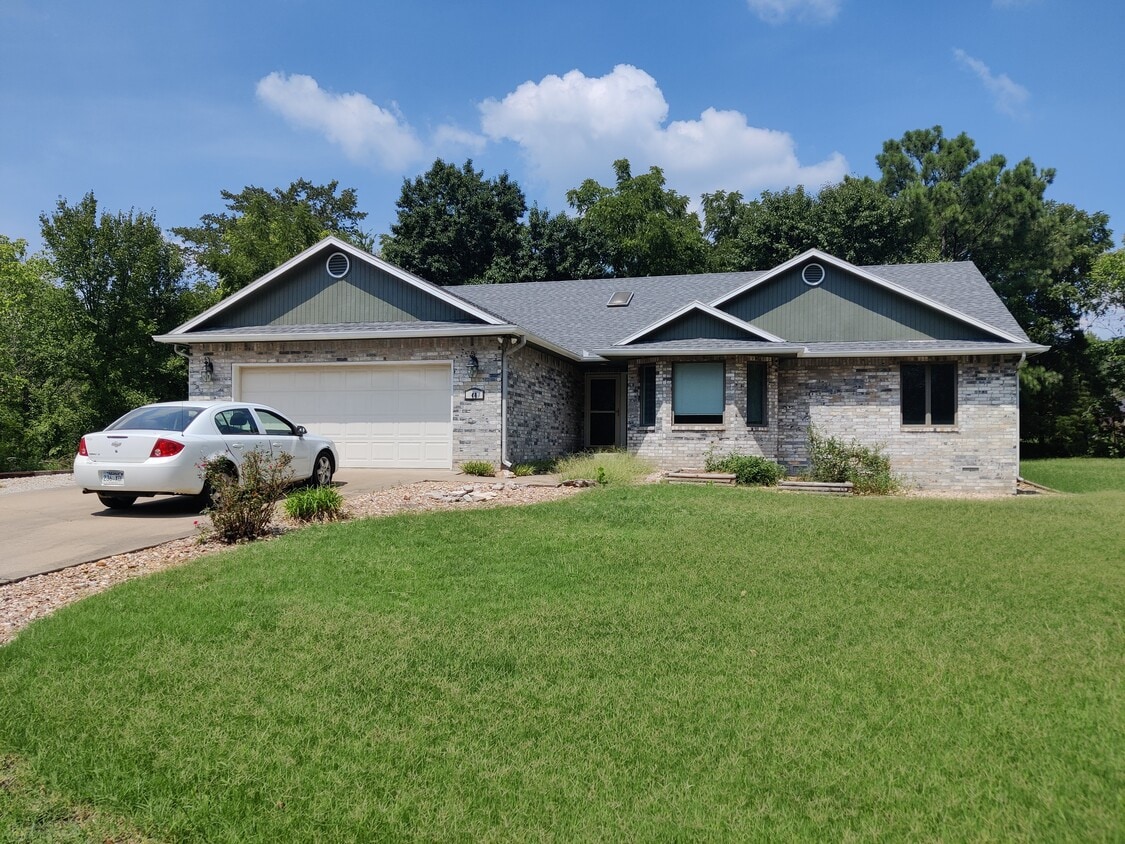 48 Magrath Cir, Bella Vista, AR 72715 House Rental in Bella Vista, AR