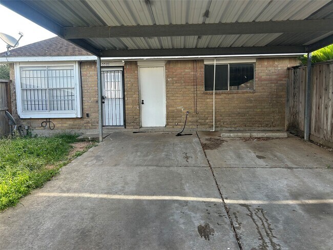 Foto del edificio - 6851 Chasewood Dr