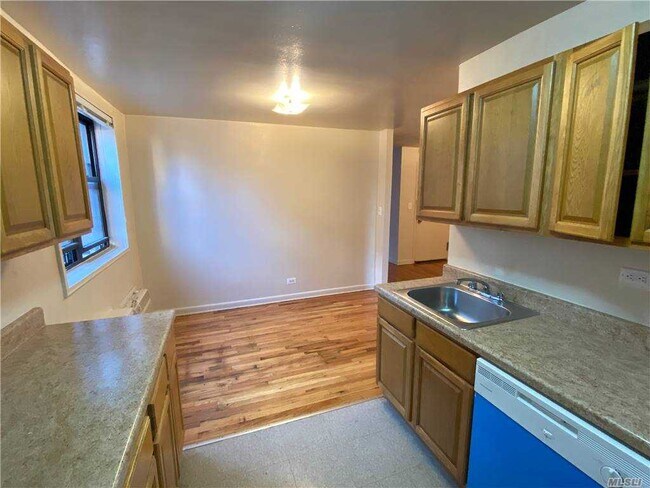 Building Photo - 66-25 103rd St