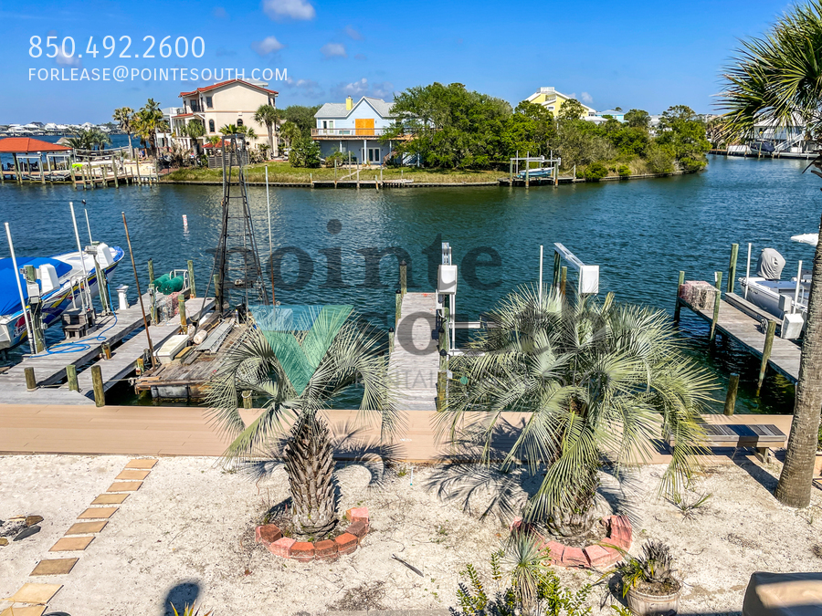 Foto principal - Waterfront 2BD/1.5BA with boat slip AND lift!