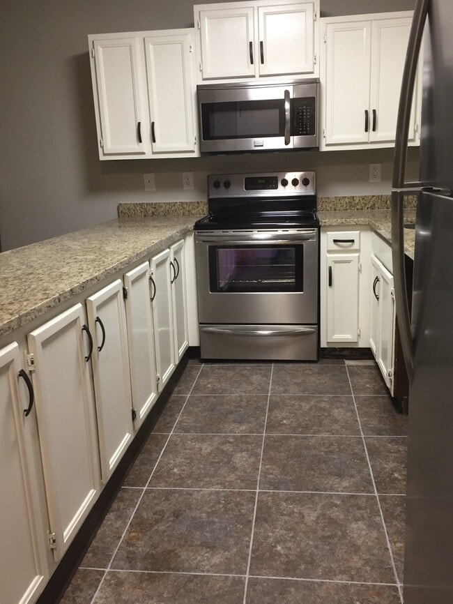 Foto del edificio - Long Term Rental- Dillon Valley East Q303