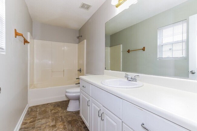 Foto del edificio - 3322 Sugarberry Dr