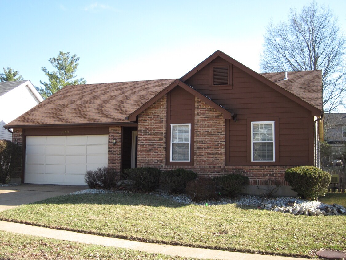 1058 Columbard Dr, Ballwin, MO 63021 House Rental in Ballwin, MO