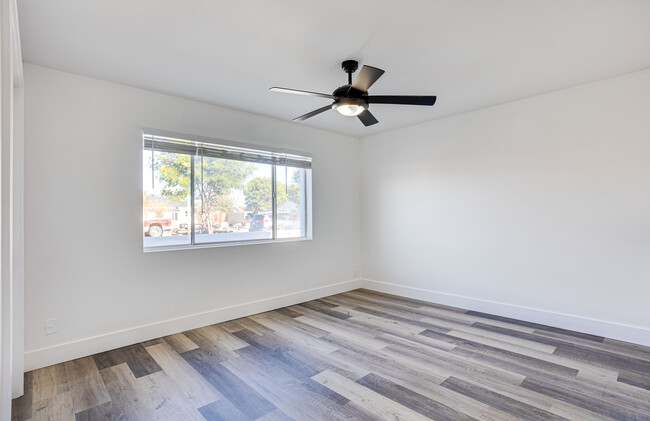 Foto del edificio - 2217 E Sheridan St