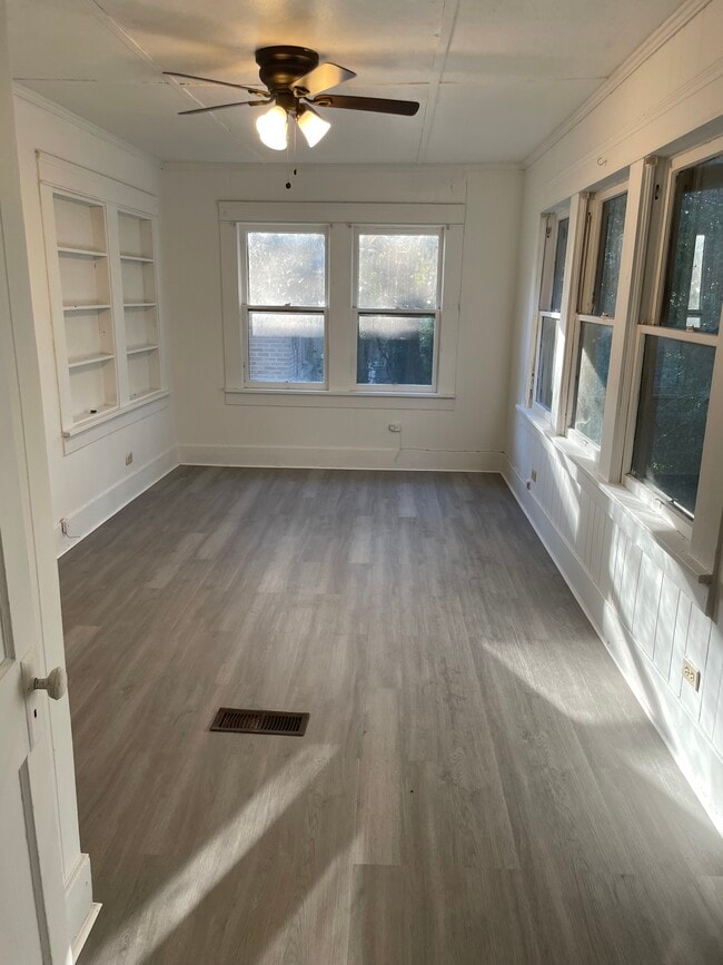 Building Photo - 980 Lyons Ln SW
