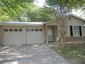 Building Photo - 1813 Cottonwood St