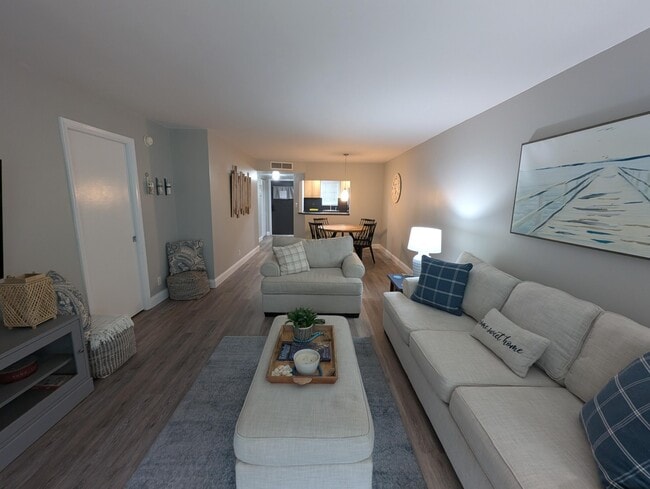 Foto del edificio - 740 E Ocean Ave