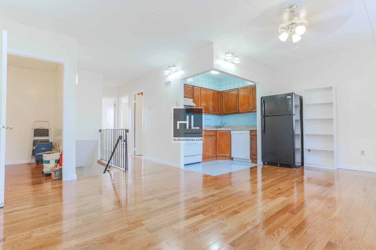 Primary Photo - Newly Renovated 2 Bedroom w/ Dishwasher