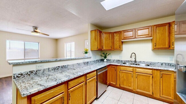 Foto del edificio - Charming Northeast Heights Rental - Pet Friendly!