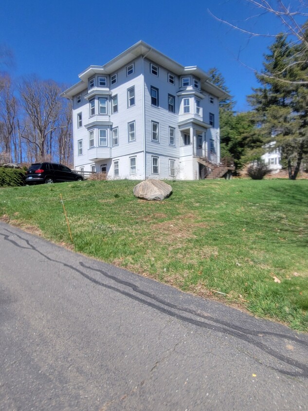 Primary Photo - 70 Skinner St