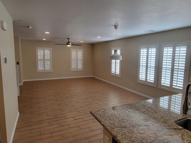 Building Photo - 3001 Camino Sereno Ave