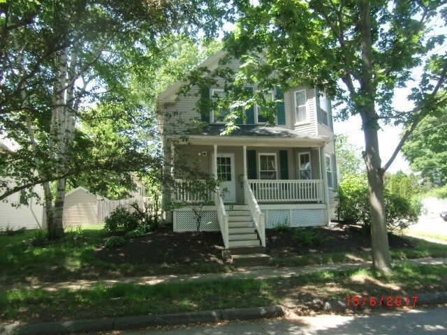 Primary Photo - 12 Bayview Ave
