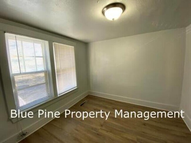 Foto del edificio - 252 N Shilling Ave