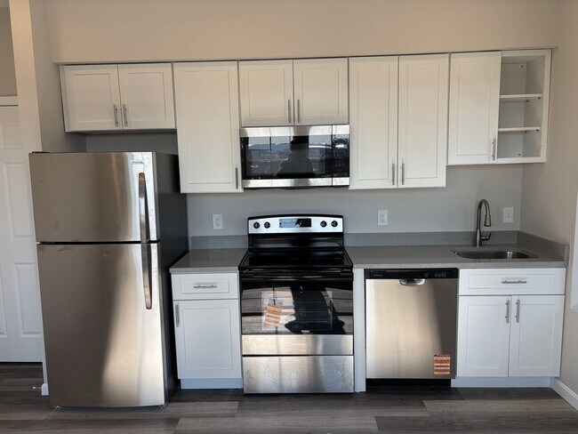 Building Photo - 1812 H Pl NE