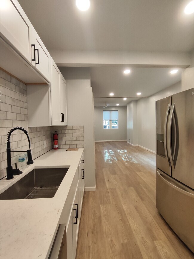 Foto del edificio - 22 N 42nd St