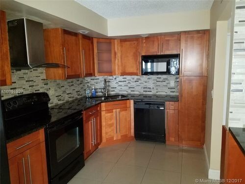 Primary Photo - 6423 Collins Ave