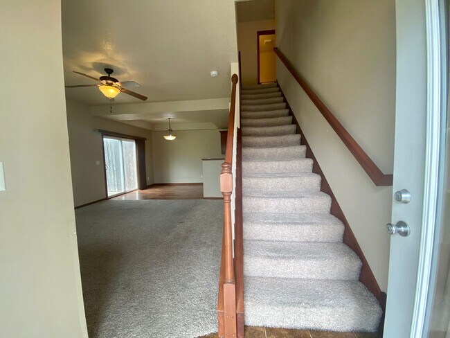 Foto del edificio - $1,750 | 3 Bedroom, 2.5 Bathroom | Pet Fri...
