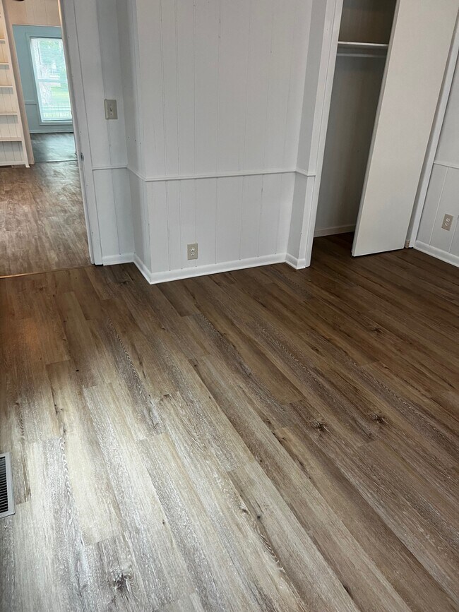 front b/r closet - 1234 N 6th St