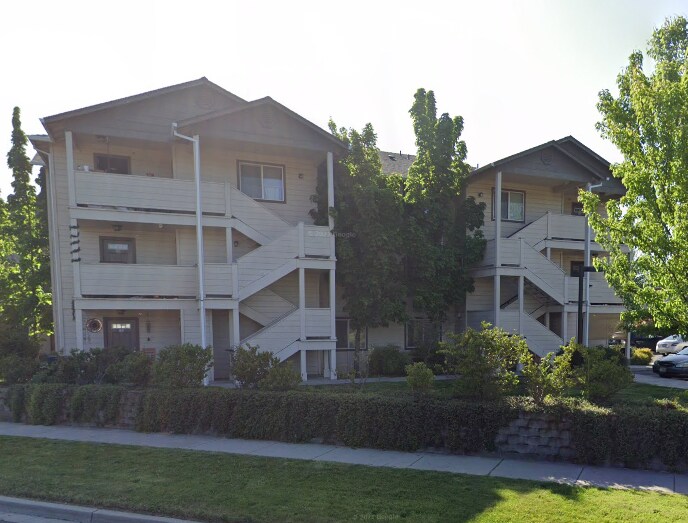 Primary Photo - 521 Western Ave