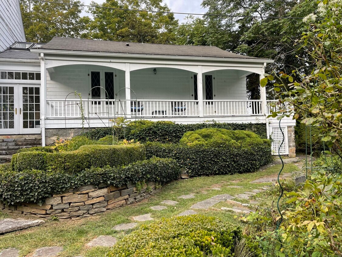 Foto principal - 856 Boston Post Rd