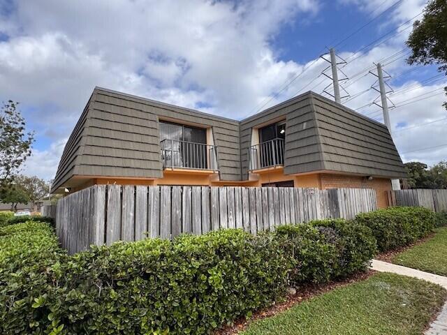 Building Photo - 3310-3333 33rd Way