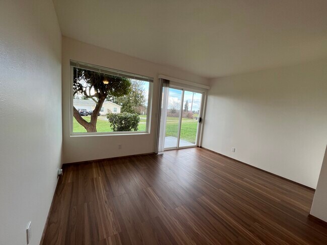 Foto del edificio - 1045 S 3rd Ave