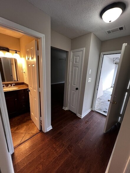 Building Photo - 6840 Mikayla Ln