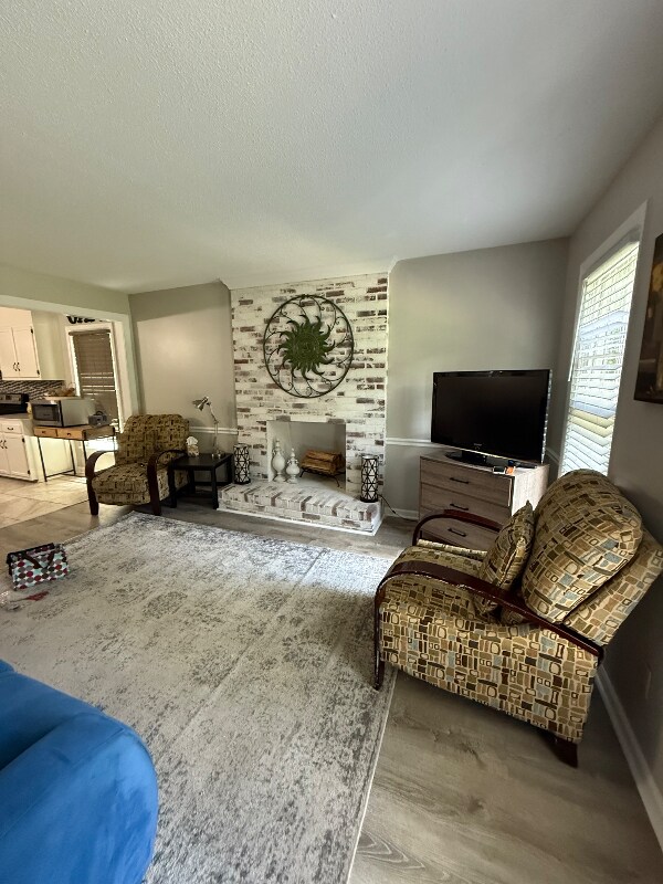 Foto del edificio - 2501 Wood Valley Rd