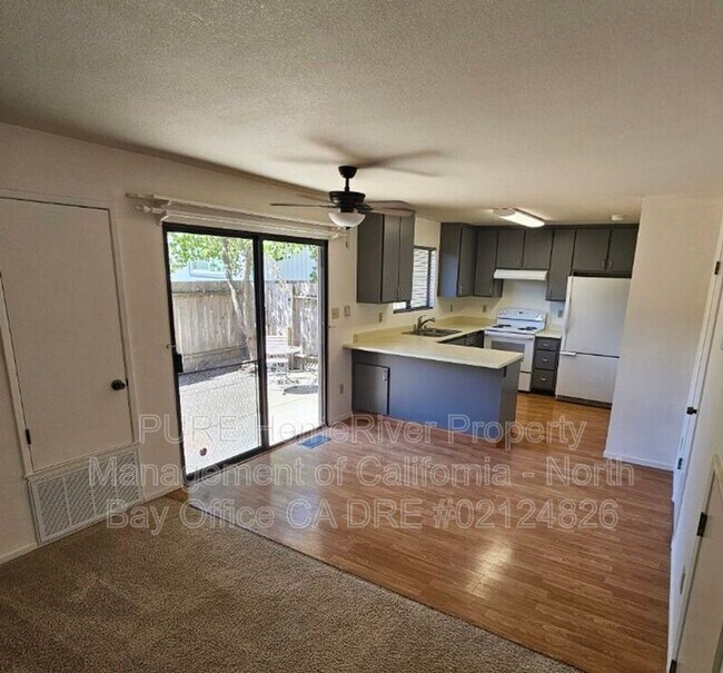 Building Photo - 619 Donner Ln
