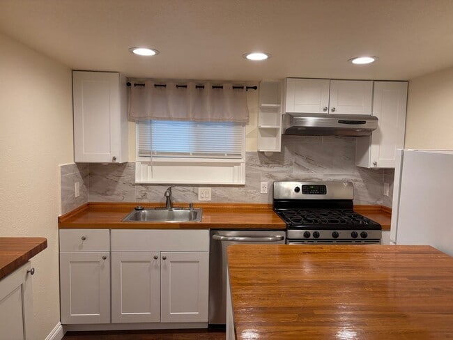 Photo - 22nd Street Apartment