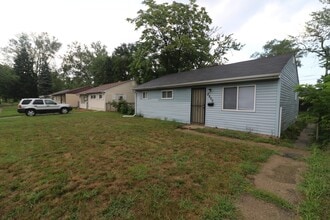 Building Photo - 2800 Central Dr