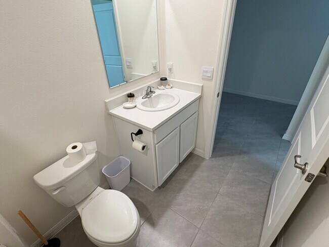 Foto del edificio - 373 Hickory Crse Trl